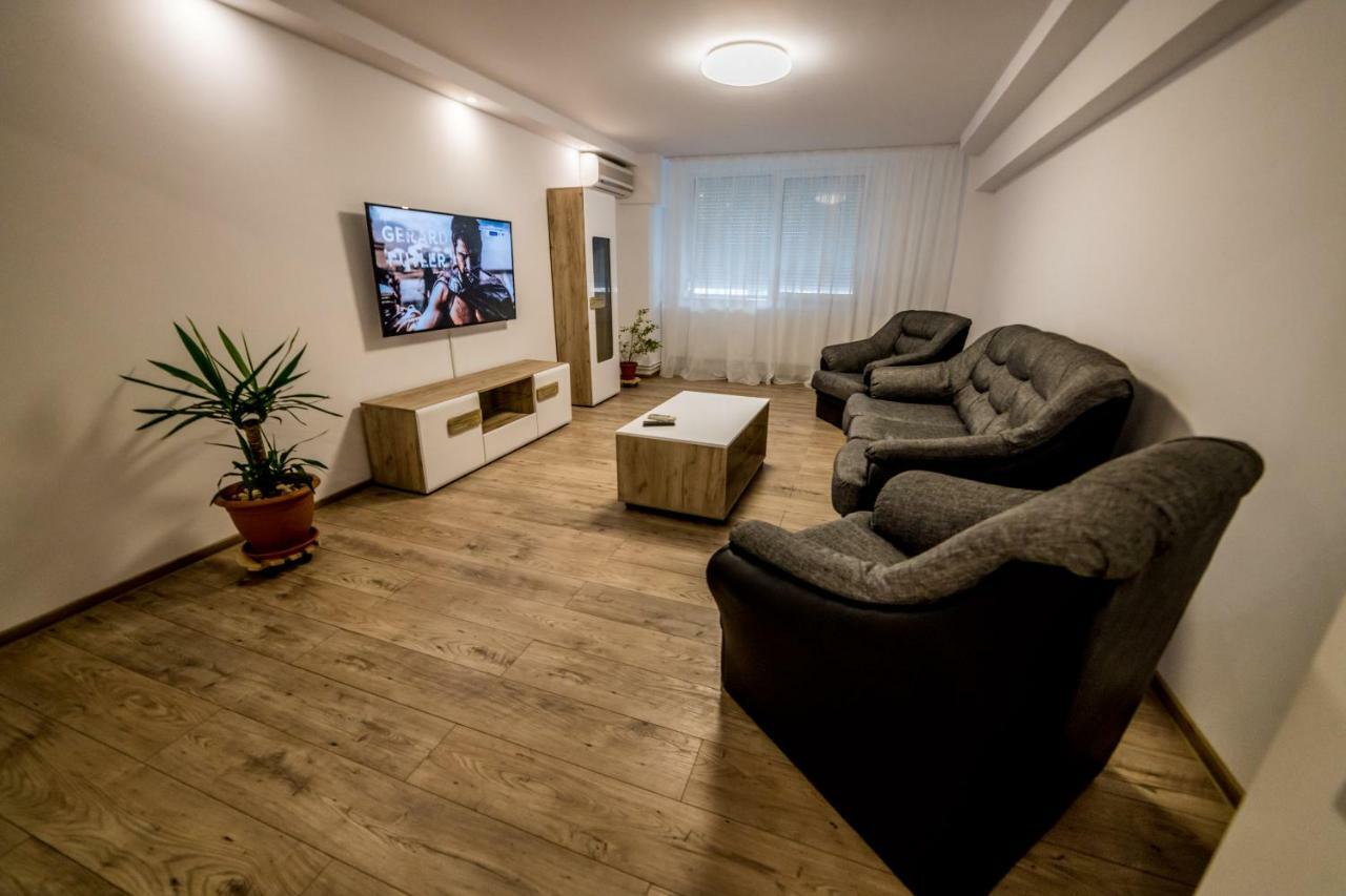 Apartament Sorina Maria Apartamento Deva Exterior foto