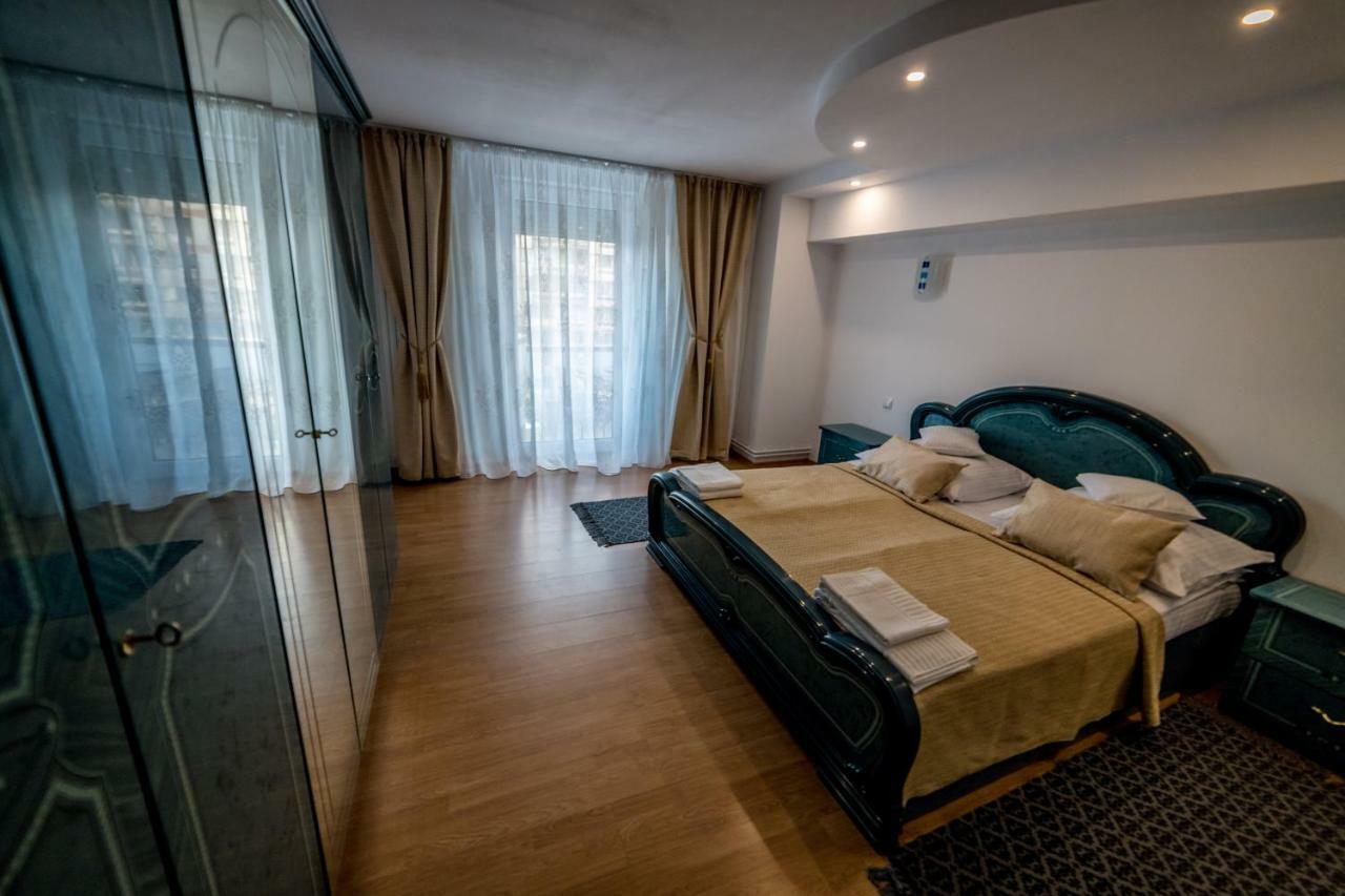 Apartament Sorina Maria Apartamento Deva Exterior foto